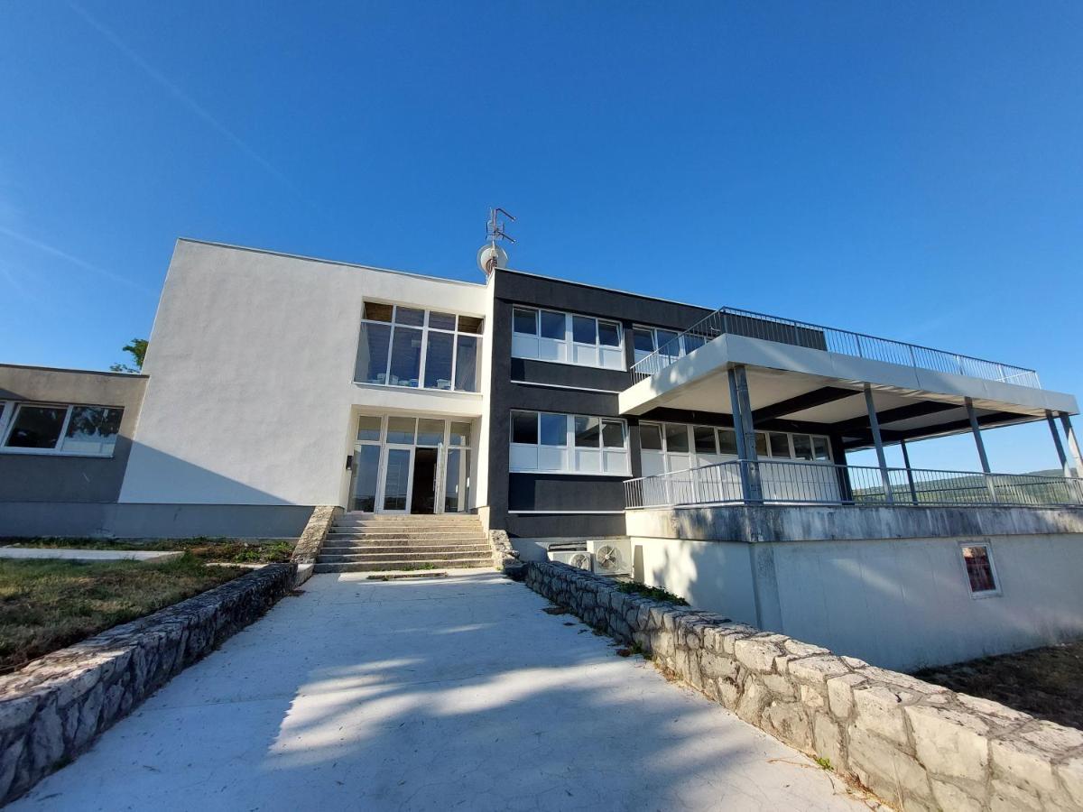 Hotel Potpićan Eksteriør bilde